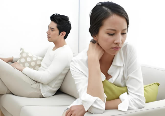 让你变得易暴易怒还爱哭，是因为生活艰难还委屈受尽，