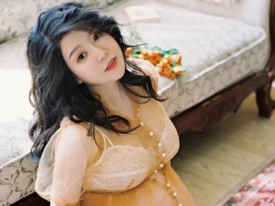 没有不变的爱，只有相互妥协的两个人